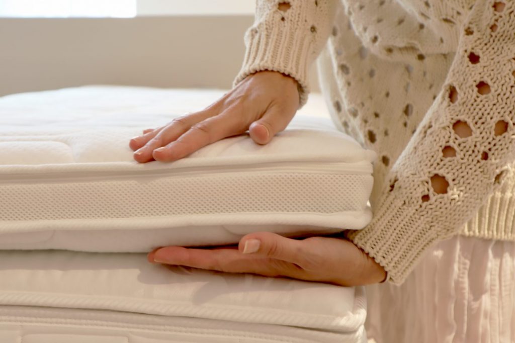 Können Matratzentopper wirklich Schlaf verbessern?